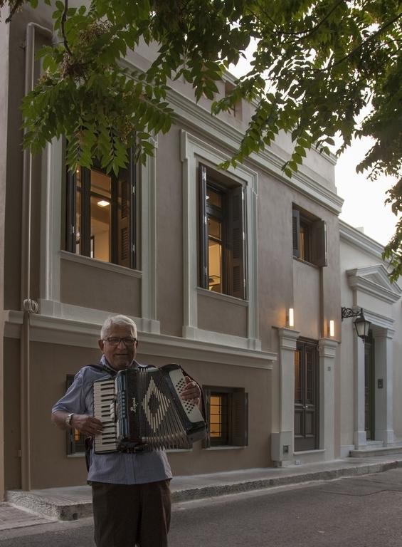 Tripodon Plaka In The Shade Of Acropolis By Ghh Villa Athens Exterior photo